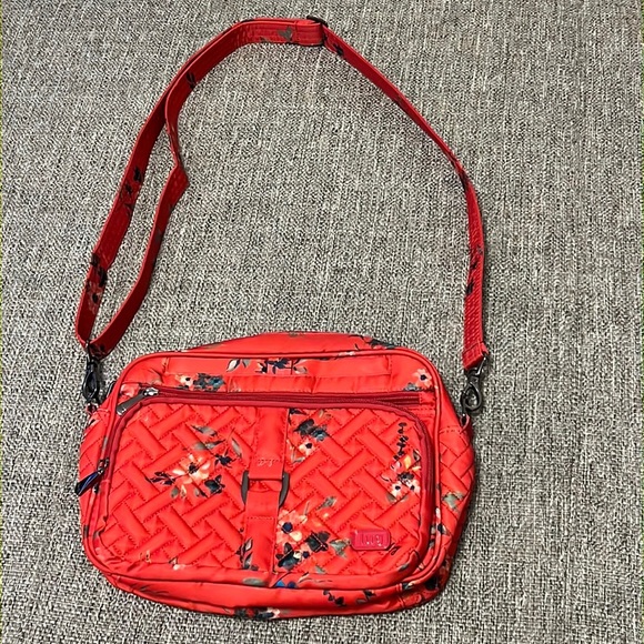 lug Bags Barely Used Bouquet Red Floral Lug Carousel Xl Crossbody